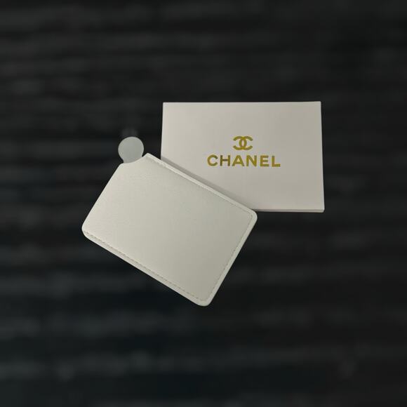 White Chanel Card Holder & Mirror - New In Box Bridsemaid Stocking Stuffer Gift - Picture 2 of 3